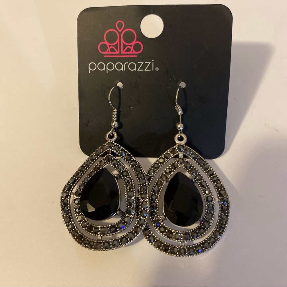 Paparazzi Black Dangle Earrings NEW